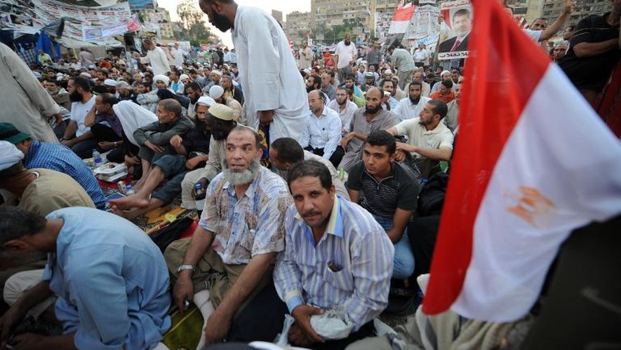 Des militants pro-Morsi en sit-in, le 3 août 2013, sur la place Rabaa al-Adawiya, au Caire