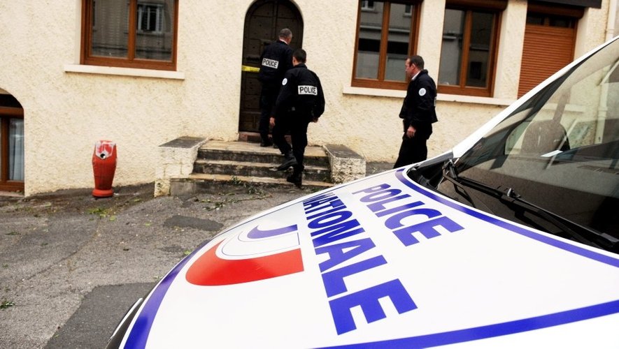 L'enquête se poursuit avec l'audition des personnes mises en garde à vue, et par l'autopsie du corps, aujourd'hui à Montpellier.