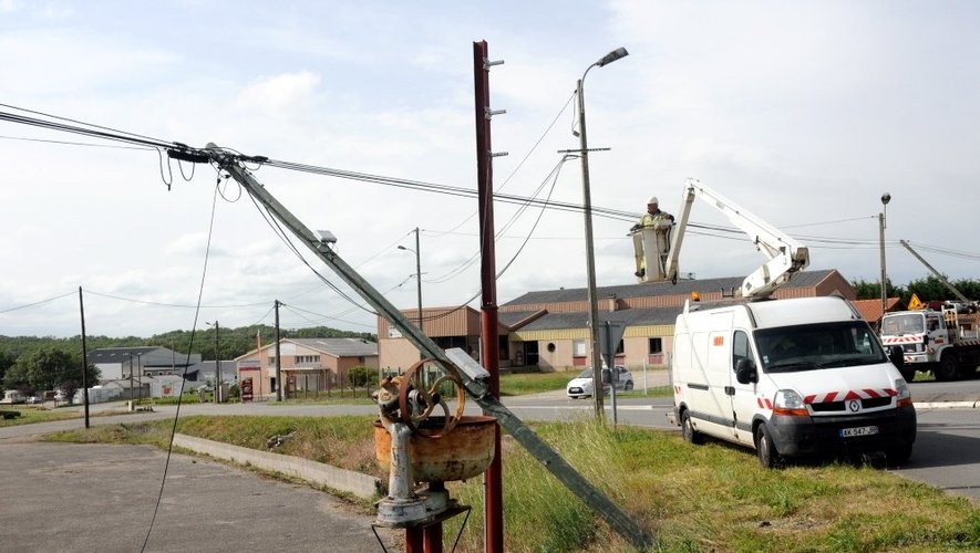 Vents violents en Aveyron : 30 000 clients privés d'électricité