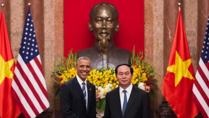 Le président Barack Obama et son homologue vietnamien Tran Dai Quang le 23 mai 2016 au palais présidentiel à Hanoi