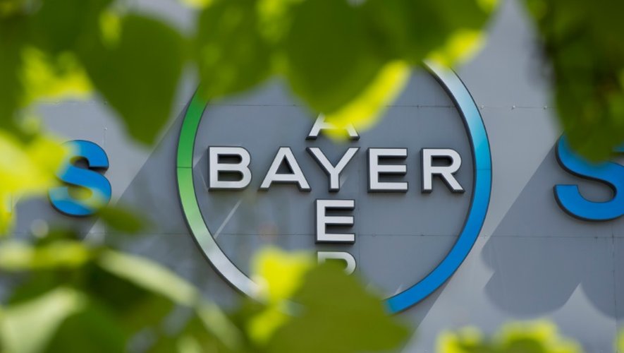 Le groupe de chimie-pharmacie allemand Bayer veut acheter le fabricant américain de semences OGM Monsanto