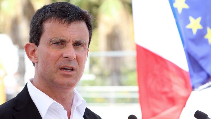 Le ministre de l'Interieur Manuel Valls à Cannes, le 6 août 2013