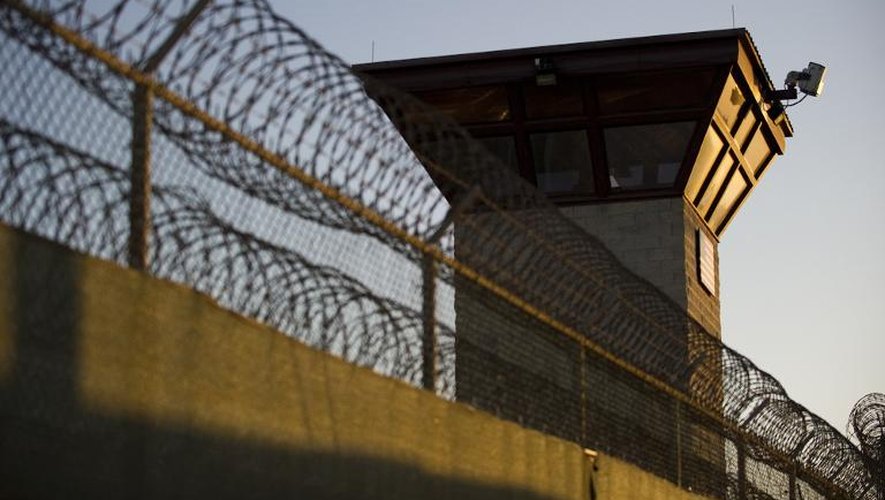 Le mirador à l'entrée des camps 5 et 6 de la prison de Guantanamo, le 19 janvier 2012