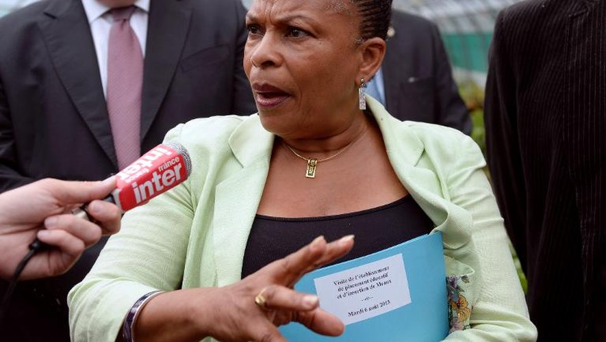 La ministre de la Justice Christiane Taubira s'exprime devant la presse le 6 août 2013 à Lagny-sur-Marne