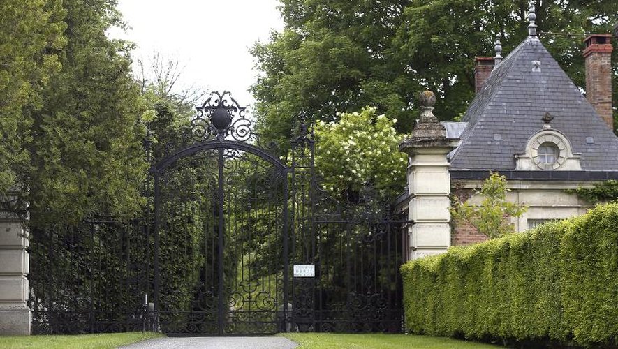 L'entrée du château de Wideville, propriété du couturier italien Valentino, le 22 mai 2014 à Davron près de Paris, où Kanye West et Kim Kardashian ont convié leurs amis à un brunch à la veille de noces médiatiques prévu