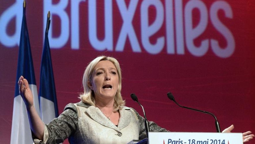 La président du FN, Marine Le Pen, lors d'un meeting consacré aux élections européennes, à Paris le 18 mai 2014