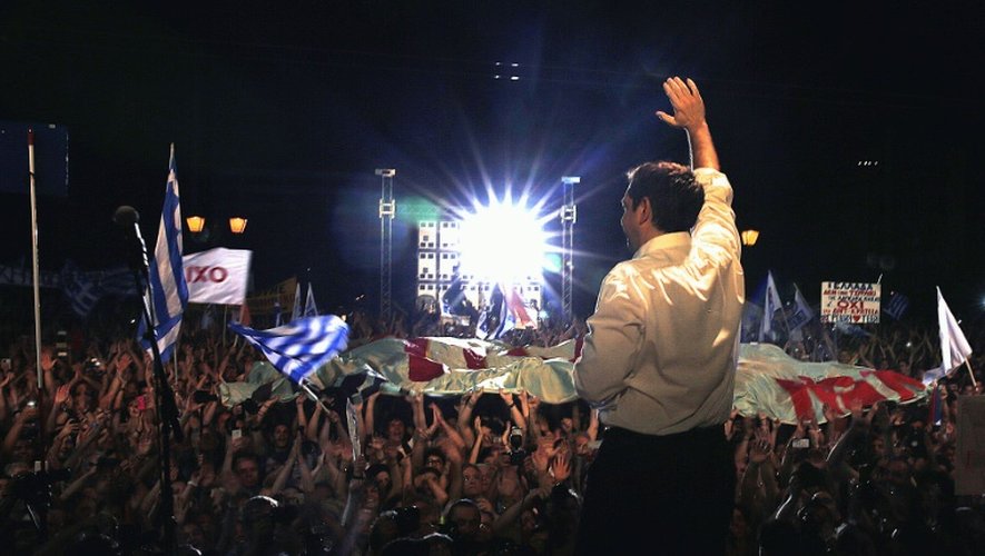 Le Premier ministre grec Alexis Tsipras s'adresse à des manifestants hostiles à l'austérité à Athènes le 3 juillet 2015