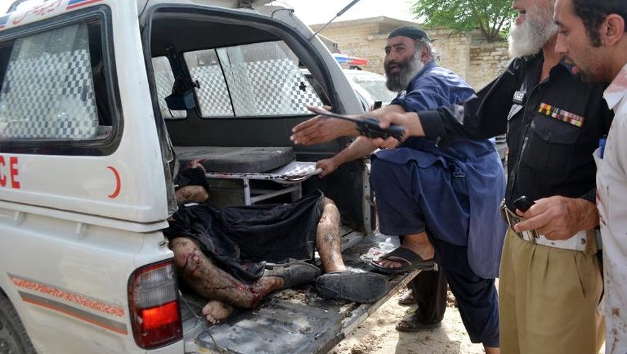Une victime de l'attentat suicide qui a fait 38 morts à Quetta au Pakistan, le 8 août 2013