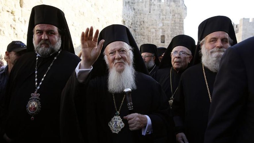 Le patriarche œcuménique de Constantinople, Bartholomée (C), le 23 mai 2014 à Jérusalem