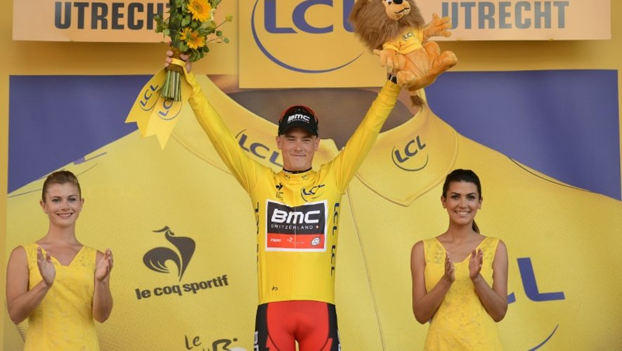 Rohan Dennis endosse le premier maillot jaune de la 102e édition du Tour de France, le 4 juillet 2015 à Utrecht