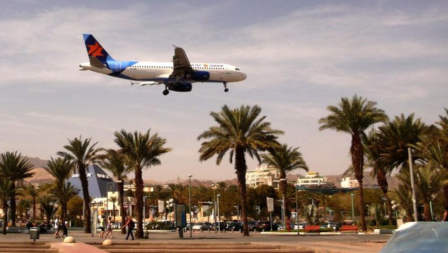 Un avion arrive sur l'aéroport d'Eilat en Israël