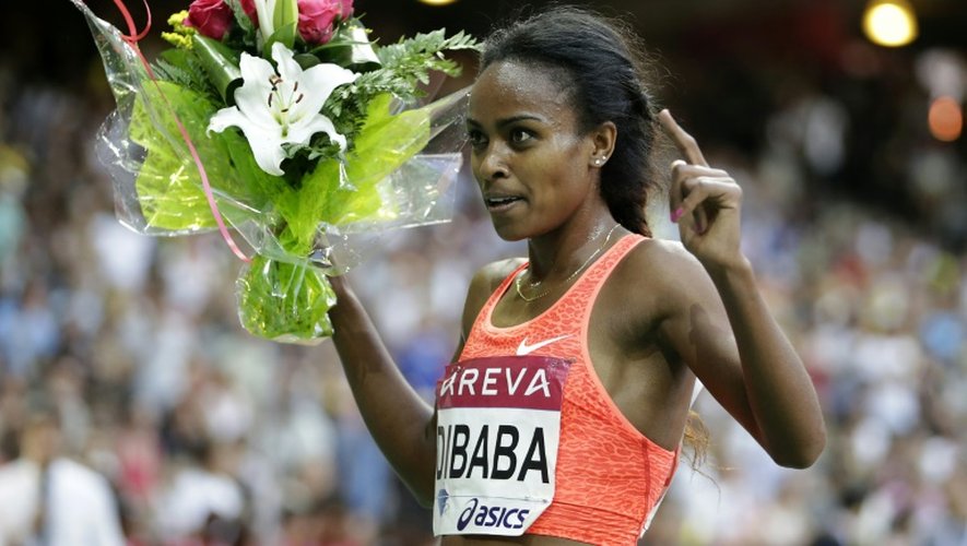 Genzebe Dibaba, lauréate du 5000 m du meeting Areva de Paris, le 4 juillet 2015 à Saint-Denis