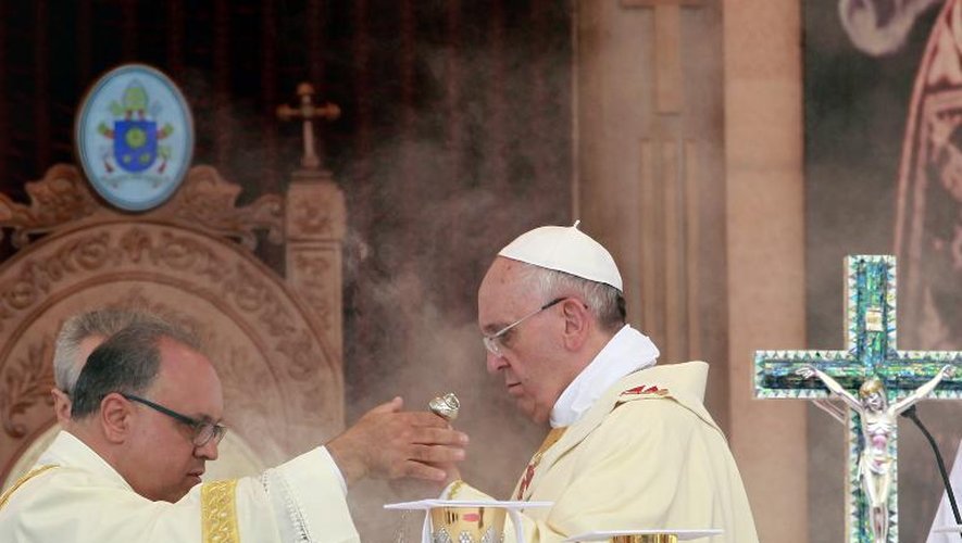 Le pape François  célèbre une messe, le 24 mai 2014 à Amman