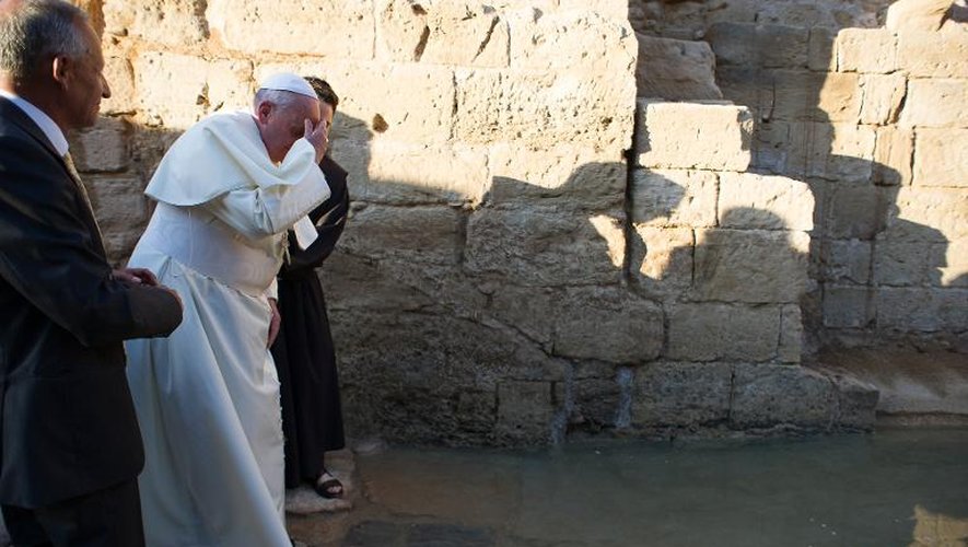 Le pape François en visite le 24 mai 2014 à Bethanie en Jordanie