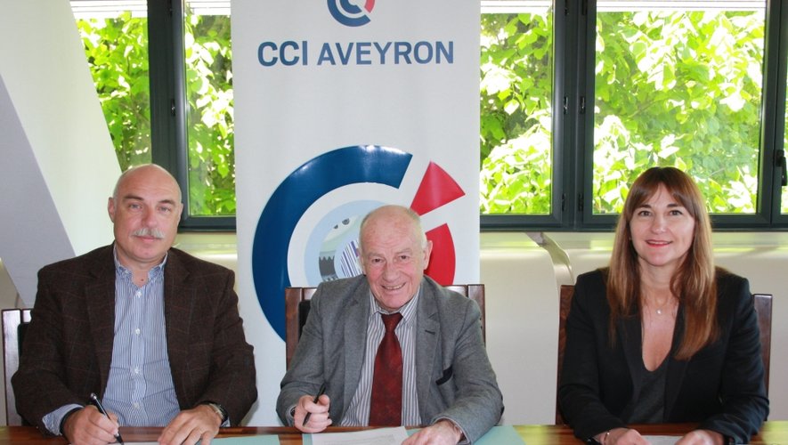 De gauche à droite : Alain Baute, Manuel Cantos, et la directrice de la CCI Patricia Fontanié.