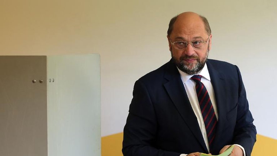 Martin Schulz vote pour les européennes le 25 mai 2014 à Wuerselen