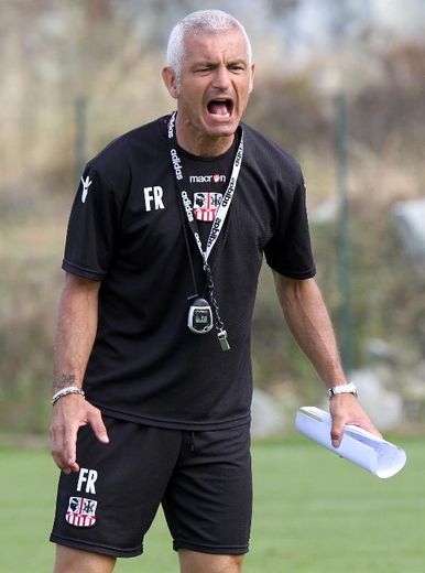 L'entraîneur d'Ajaccio Fabrizio Ravanelli, lors d'un entraînement, le 9 juillet 2013
