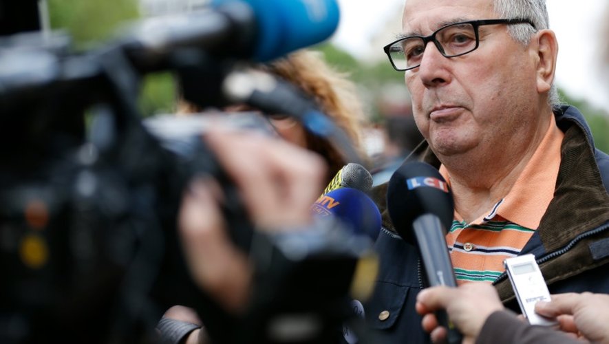 Gérard Dubois, le père d'une victime du Bataclan, arrive pour un entretien avec les juges le 25 mai 2016