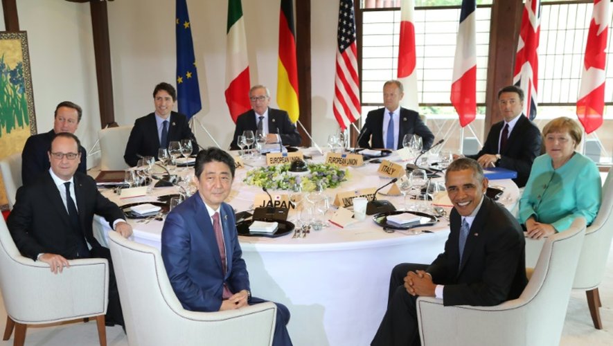 Photo fournie par les autorités officielles japonaises des dirigeants du G7 réunis à Ise-Shima au Japon, le 26 mai 2016