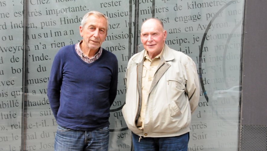 Fidèles supporters<QA0>
du Stade Rodez Aveyron depuis plusieurs décennies, Jean-François Carrié (à g.) et Raymond Hot ont soutenu leur club favori dans les bons moments comme dans les mauvais.