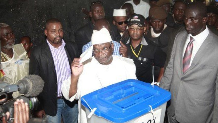 Le candidat Ibrahim Boubacar, ici au moment de son vote à Bamako le 28 juillet, est arrivé en tête du premier tour.