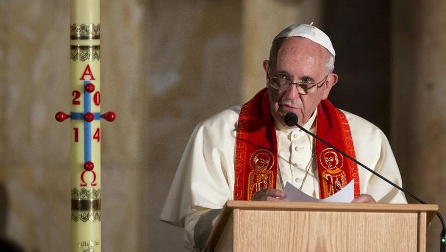 Le pape François s'adresse à des prêtres, religieuses et séminaristes le 26 mai 2014 à Jérusalem, au dernier jour de son voyage au Proche-Orient