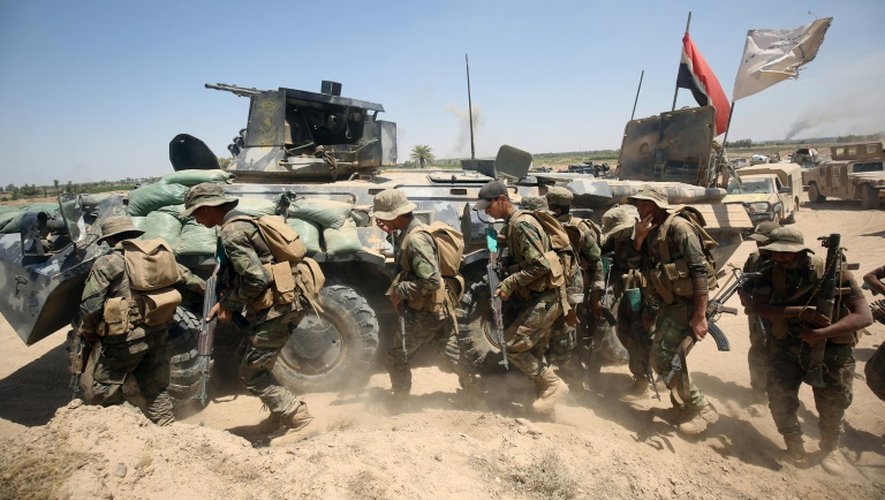 Forces irakiennes le 26 mai 2016 à al-Sejar au nord est de Fallouja