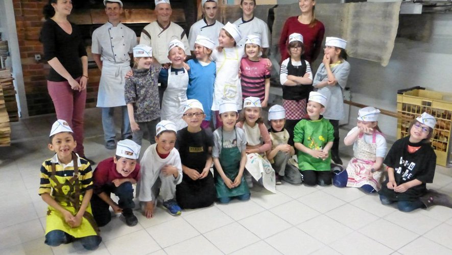 Mur-de-Barrez : les petits écoliers se font boulangers