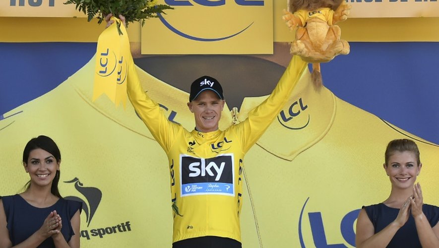 Le Britannique Chris Froome, nouveau maillot jaune du Tour de France, le 6 juillet 2015 à Huy en Belgique