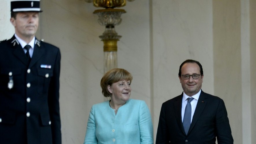 La chancelière Angela Merkel et le président François Hollande le 6 juillet 2015 à l'Elysée à Paris