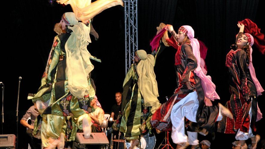 Des danseurs palestiens proposeront samedi un "Dabké" qui puise dans la tradition, mais dans un style aussi vivant que contemporain.