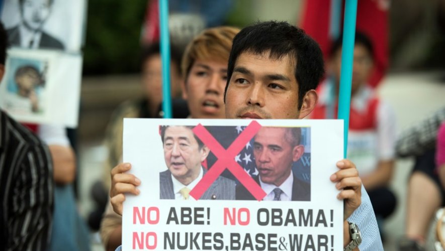 Manifestation contre la venue de Shinzo Abe et Barack Obam à Hiroshima, le 26 mai 2016 à Hiroshima