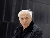 Du Brou de noix à l'Outrenoir, la vie d'artiste de Pierre Soulages