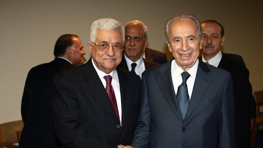 Les présidents palestinien Mahmoud Abbas et israélien Shimon Peres le 26 septembre 2008 à New York