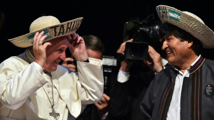 Le pape François et le président bolivien Evo Morales à Santa Cruz, en Bolivie, le 9 juillet 2015