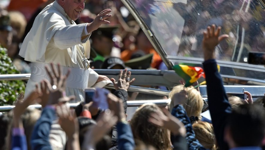 Le pape François acclamé par la foule le 9 juillet 2015 à Santa Cruz en Bolivie