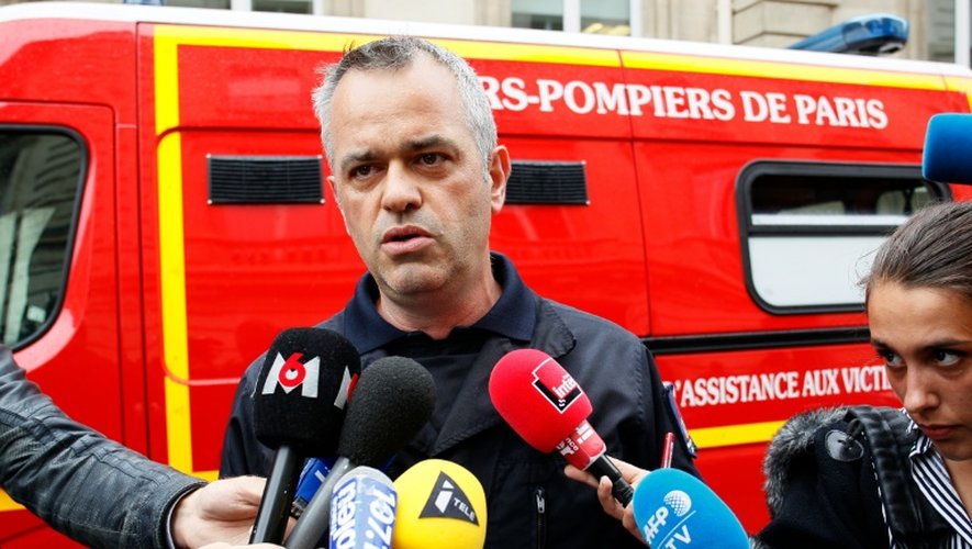 Le chef des pompiers Eric Moulin le 28 mai 2016 au parc Monceau où 11 personnes ont été foudroyées lors d'un orage