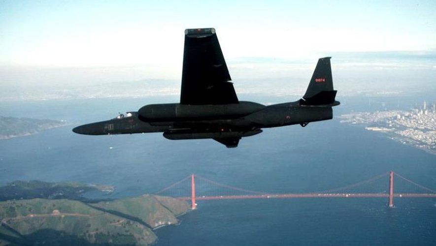 Photo fournie par l'US Air Force d'un avion-espion U-2 au-dessus de San Franscisco