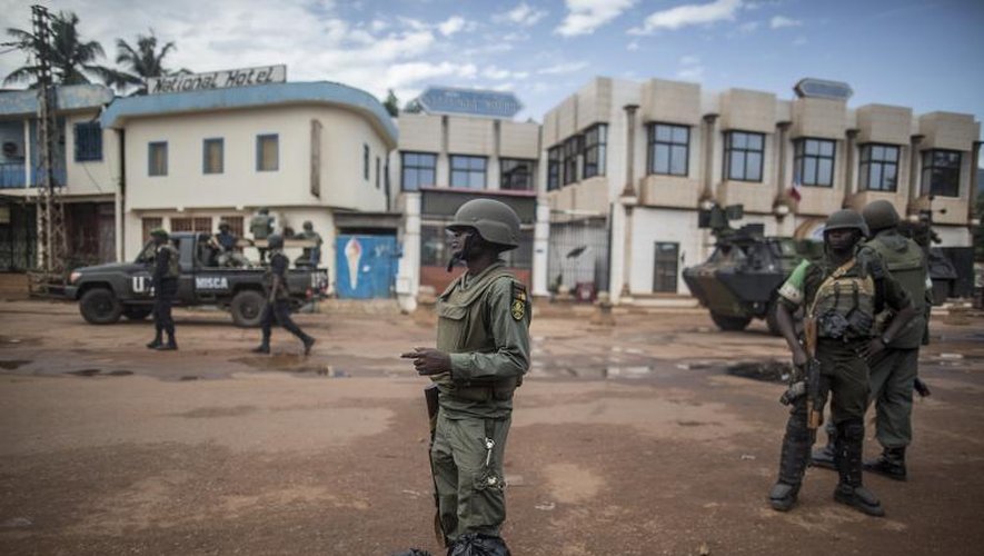 Soldats congolais de la force africaine Misca sur le lieu d'une manifestation antigouvernementale à Bangui, le 30 mai 2014