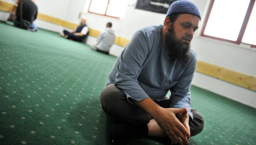 Emir Cajic imam
auto-proclamé de la communauté musulmane de Tuzla, le 16 mai 2016 lors de son entretien avec les journalistes de l'AFP