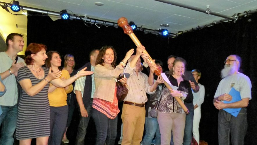La Compagnie Les Coulisses de Maison Forte remporte le 8ème trophée du Festival (premier prix de La Ville)
