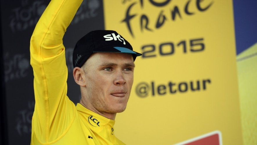 Le maillot jaune du Tour de France Christopher Froome, à l'arrivée de la 8e étape à Mûr-de-Bretagne, le 11 juillet 2015