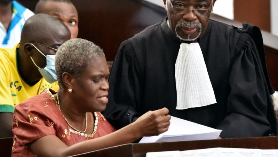 L'ancienne Première dame de Côte d'Ivoire Simone Gbagbo au tribunal d'Abidjan le 9 mai 2016