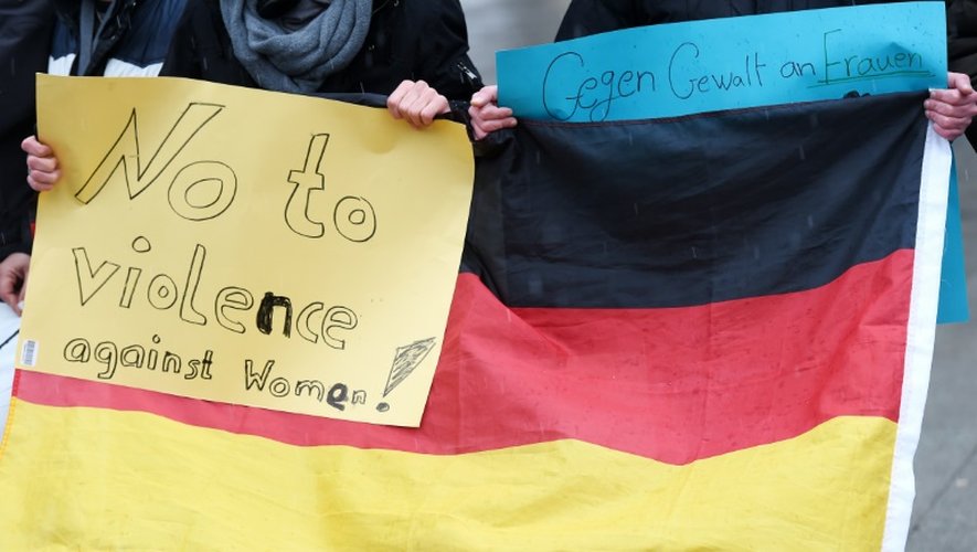 Manifestation le 16 janvier 2016 à Cologne contre les violences subies par des femmes à Cologne la nuit du Nouvel An et attribuées à des migrants
