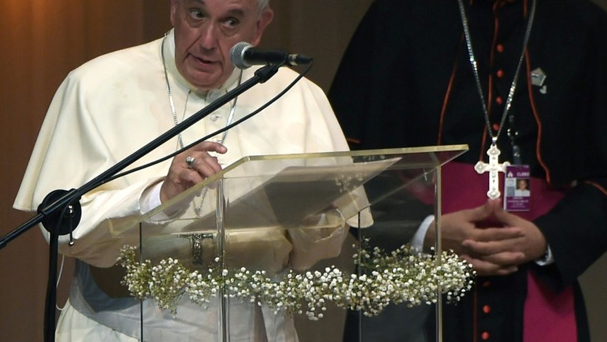 Le pape François lors de son discours devant des représentants de la société civile le 11 juillet 2015 à Asuncion
