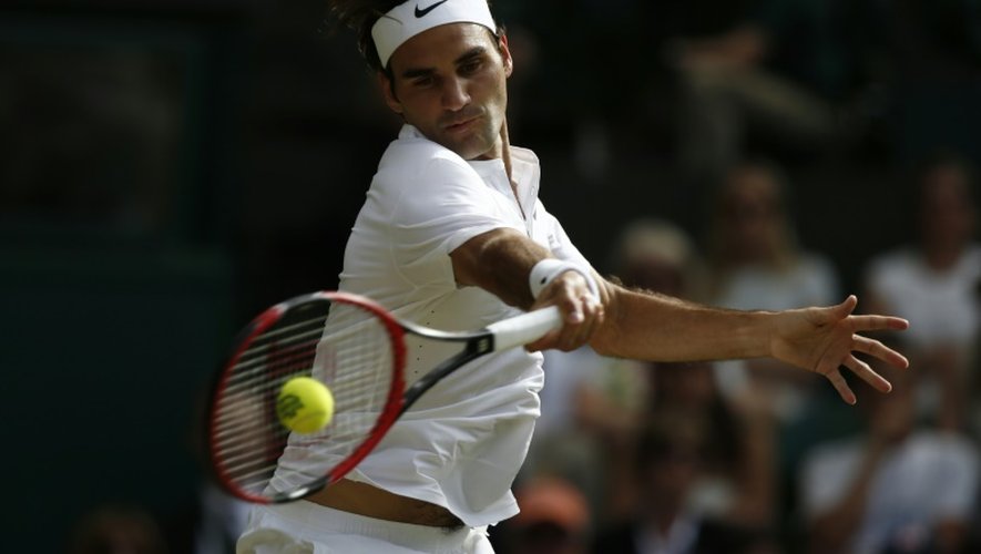 Le Suisse Roger Federer face au Britannique Andy Murray, en demi-finale de Wimbledon, le 10 juillet 2015