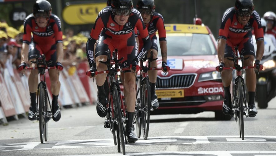 L'équipe de la BMC, lors de la 9e étape du Tour de France, un contre-la-montre couru entre Vannes et Plumelec, le 12 juillet 2015