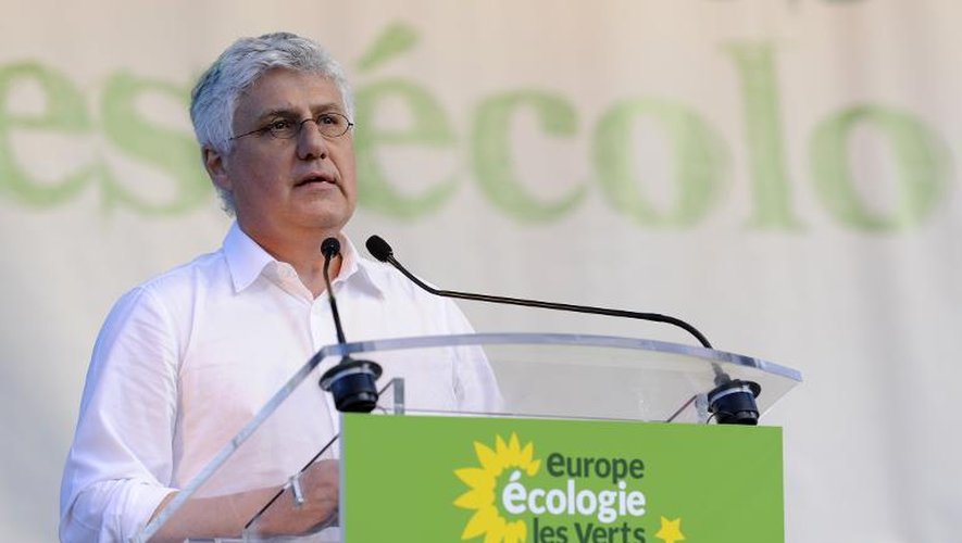 Le ministre de l'Ecologie Philippe Martin  devant les responsables d'EELV, réunis à Marseille pour leurs journées d'été, le 22 août 2013