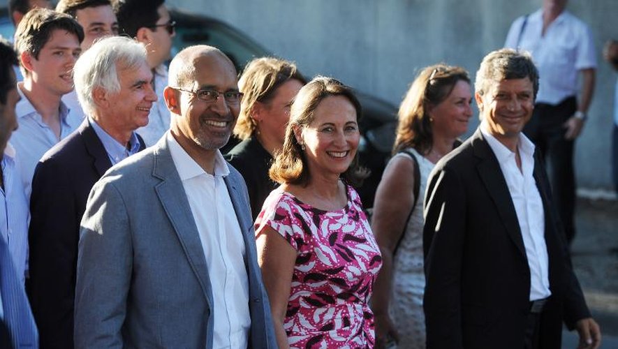 De gauche à droite: le maire de La Rochelle Maxime Bono, Harlem Désir, Ségolène Royal et le sénateur David Assouline le 22 août 2013 à La Rochelle, à la veille de l'Université d'été du PS
