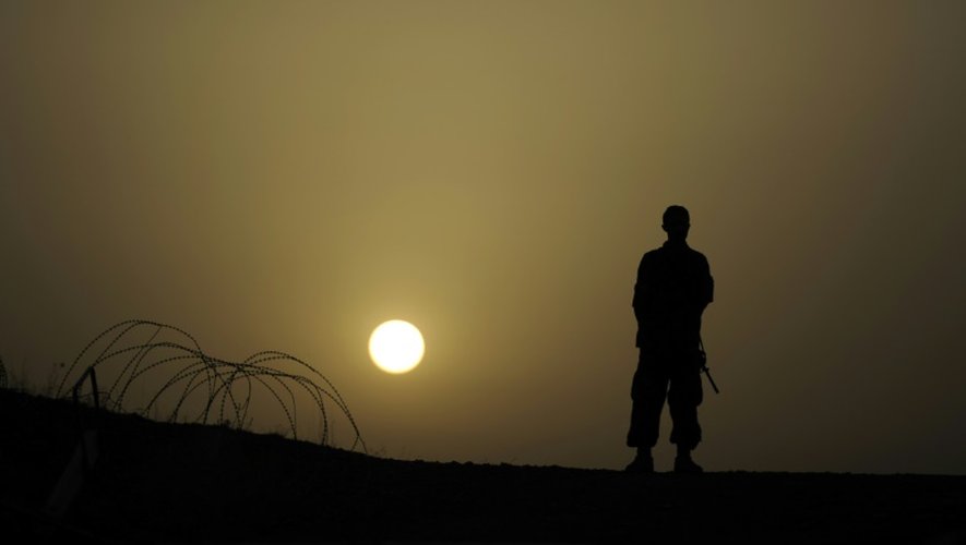 Un soldat afghan stationné à un barrage dans la province de Khost, le 7 août 2012